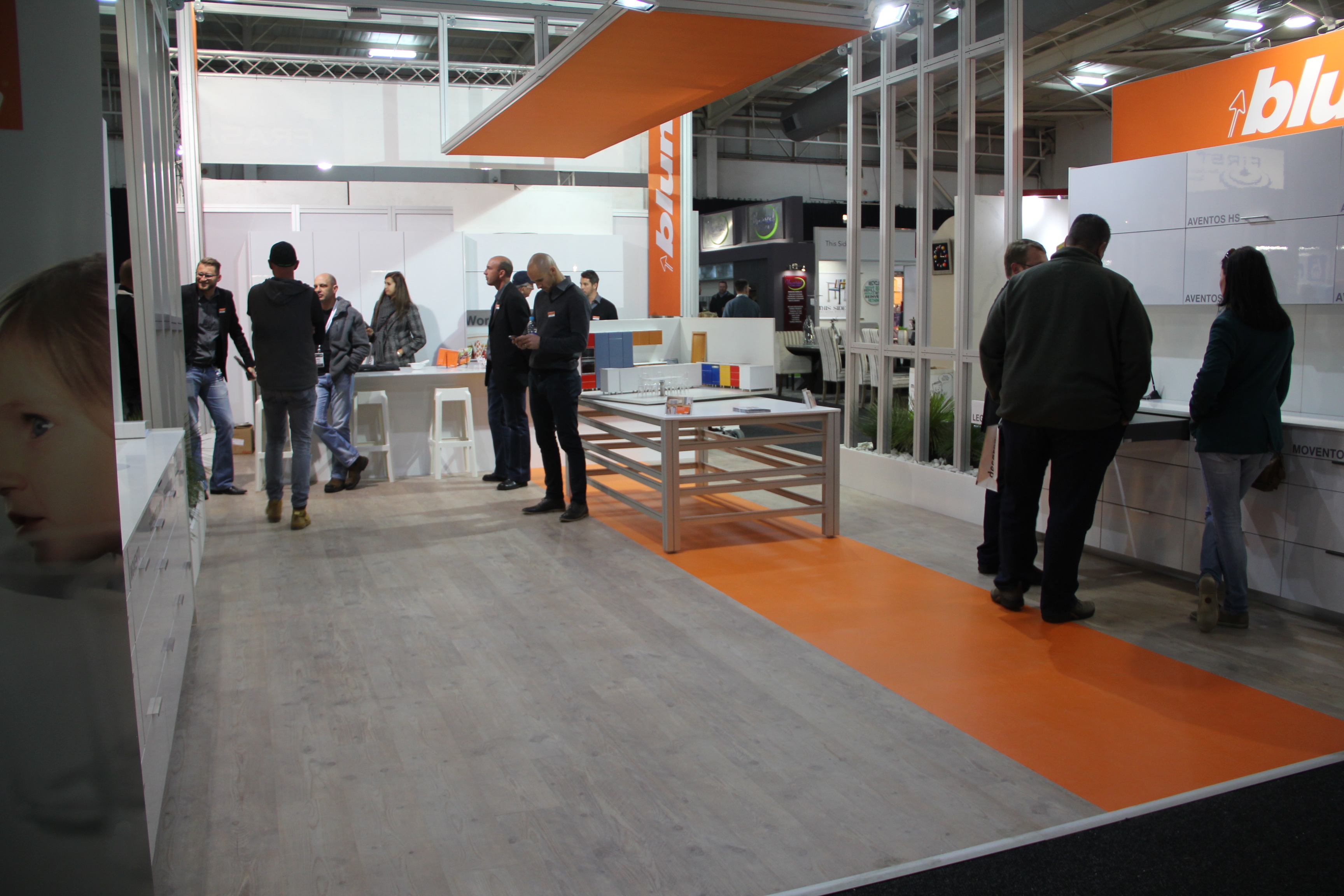 IF-AutumnOak-Decorex1